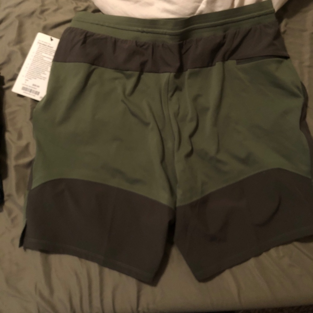 LuluLemon Elevated short NWT 9” inseam